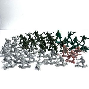 Army men plastic figures. 47 pieces approx 2" tall
